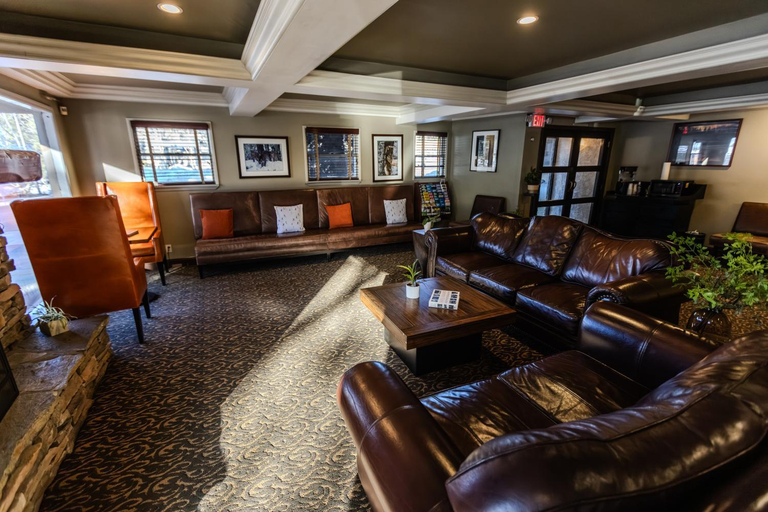 Public Area 4, The Sierra House, Mono