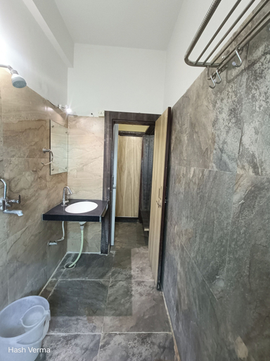 Bathroom 5, New Holiday Inn Hotel, Ajmer