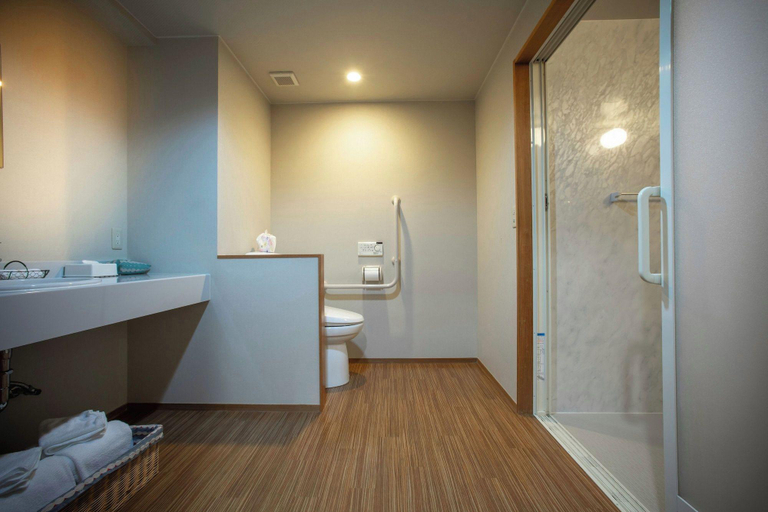 Bathroom 5, Yuya Ruru Saisai, Kanazawa