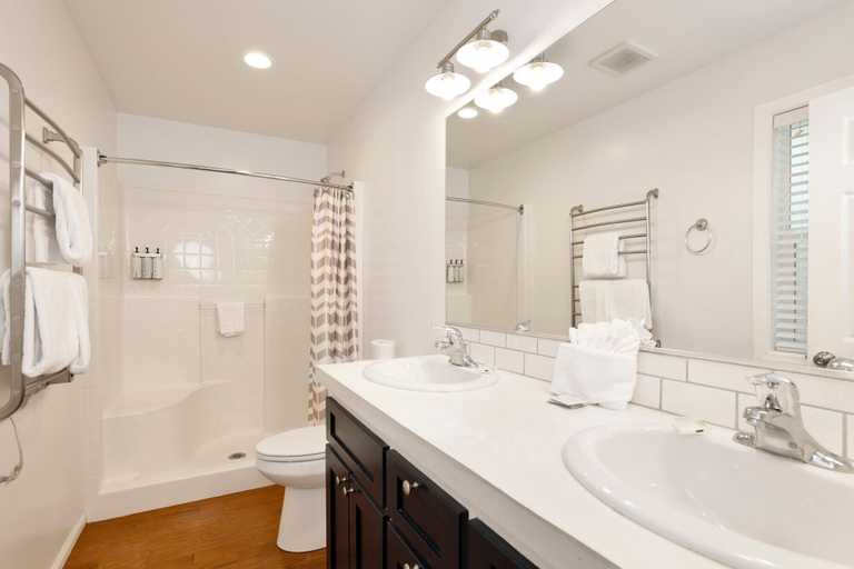Bathroom, Mountain Modern #1743, San Bernardino