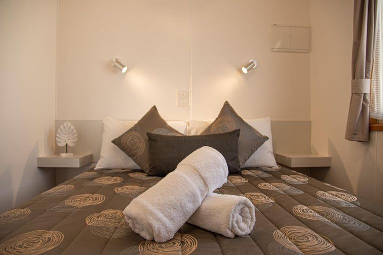 Bedroom, Ceduna Foreshore Caravan Park, Ceduna