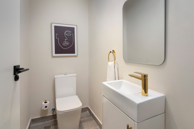 Bathroom 5, Aston Rubi City Suites, Distrito Nacional