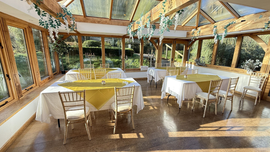 Food & Drinks 4, Bickleigh Castle in Bickleigh, Devon