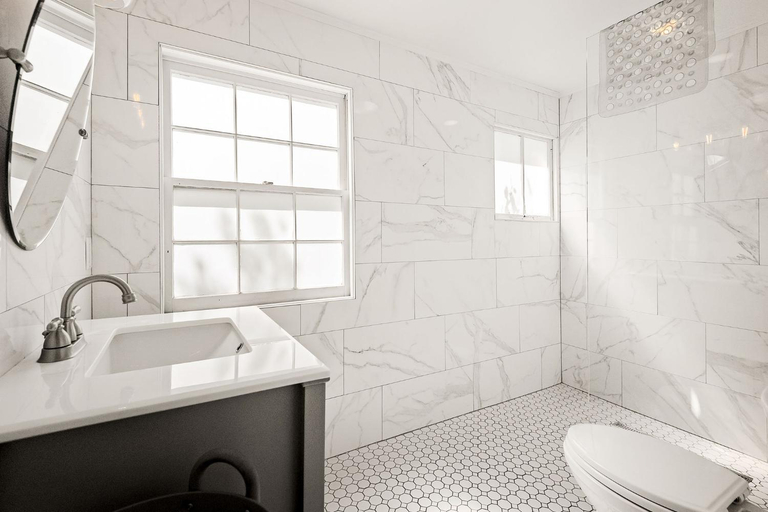 Bathroom 3, Parson Inn, Charleston