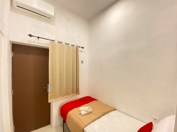 Bedroom 2, RedDoorz Syariah @ Panglima Sudirman Pasuruan, Pasuruan