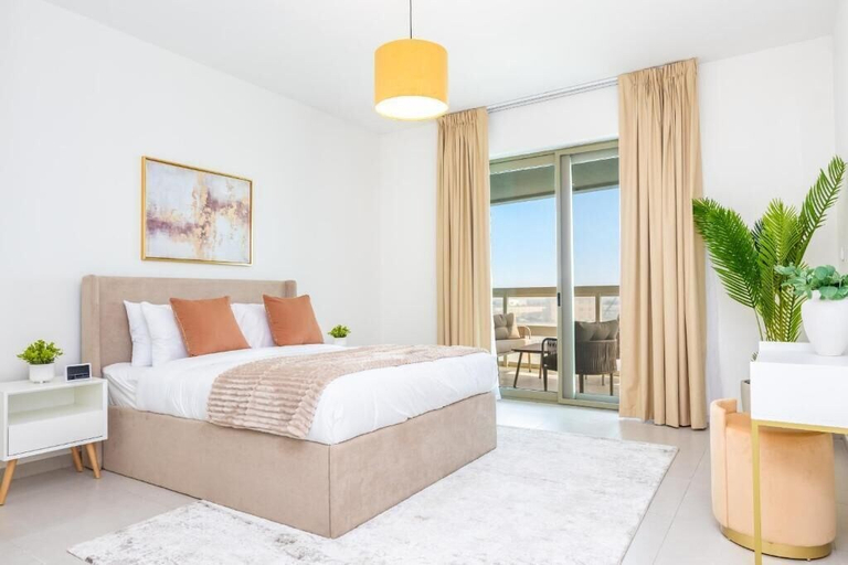 Room 5, Bloomfields 1Br Azure Stay Ajwan, Abu Dhabi City