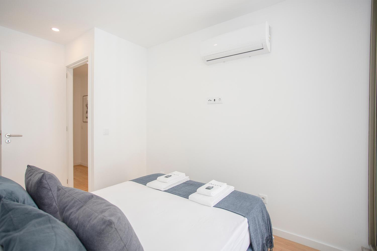 Bedroom 2, NAX Apartments by Liiiving, Porto