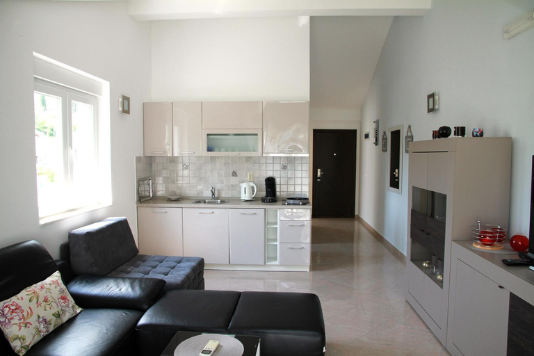 Others 3, Villa Natali
