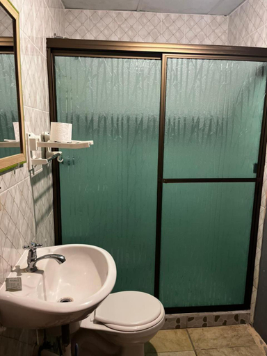 Bathroom, Isabella Hostel and Pool, Boquete