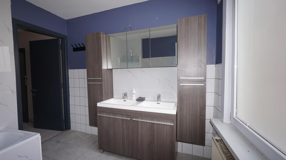Bathroom 2, Apartments Bex., Antwerpen