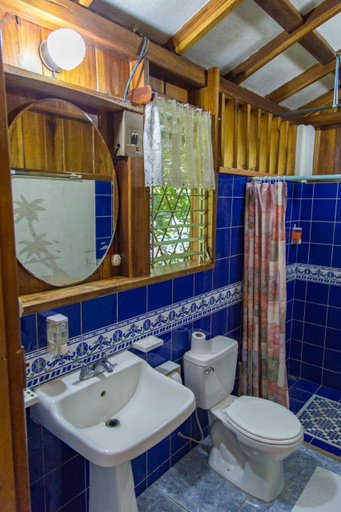 Bathroom, Cabinas Iguana Cahuita, Talamanca