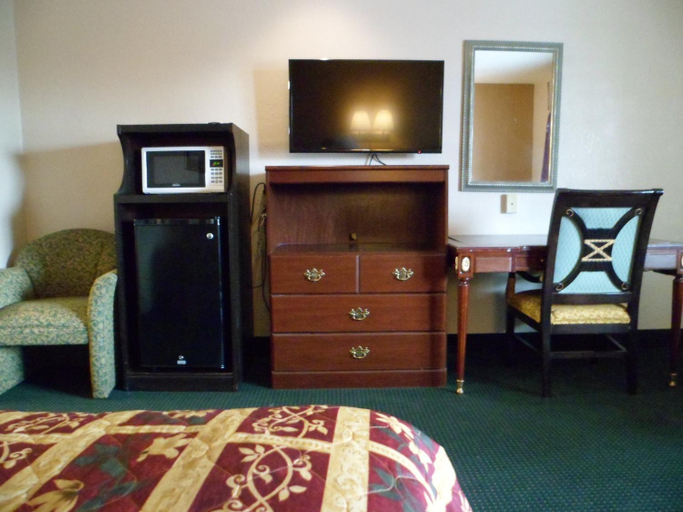 Bedroom 3, Desert Hills Motel, Lea