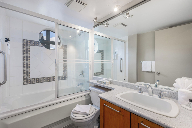 Bathroom 4, Whistler Village Centre by Whiski Jack, Squamish-Lillooet