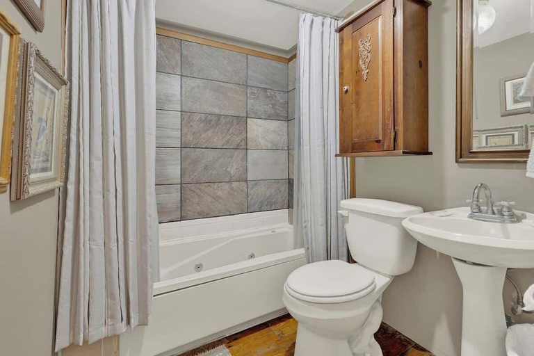 Bathroom 3, Gillespie House-2 Suites-walk to Main St!, Gillespie