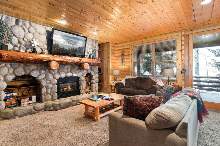 Living area 3, Deer Valley Condo Near Base Hot Tub, Summit