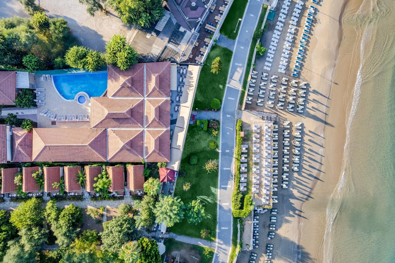 Exterior & Views