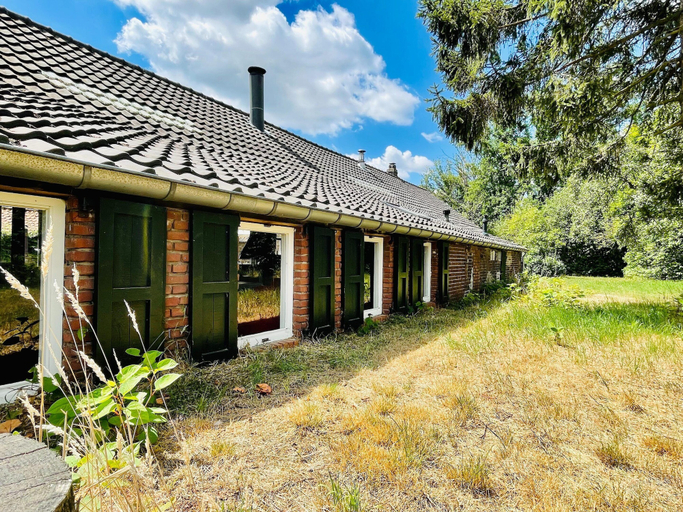 Others 4, Spacious Farmhouse near Forest in Stramproy, Weert