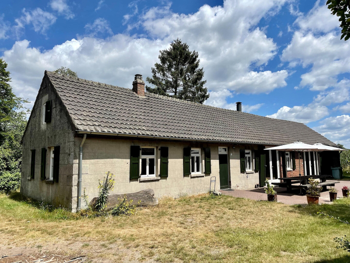 Others 3, Spacious Farmhouse near Forest in Stramproy, Weert