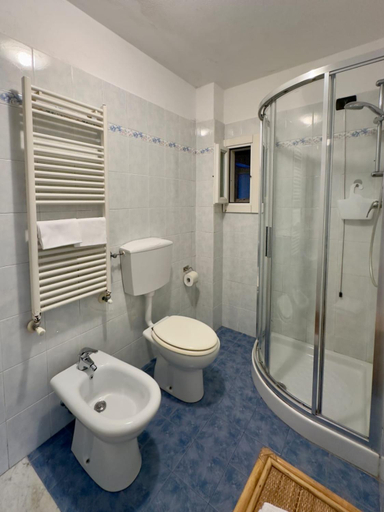 Bathroom 3, Camere Fontanavecchia, La Spezia