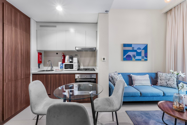 Others 4, Cozy 1BR w/ Canal Views Close to Burj Khalifa, Dubai