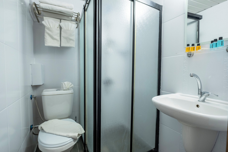 Bathroom 4, Hotel Mevre, Antalya