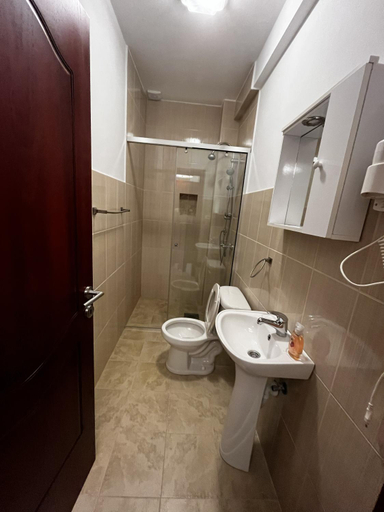 Bathroom, Bilali Apartments