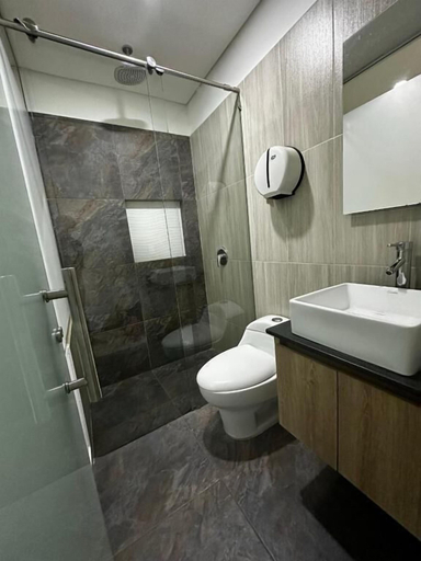 Bathroom 3, HOTEL PISO 12, Bello