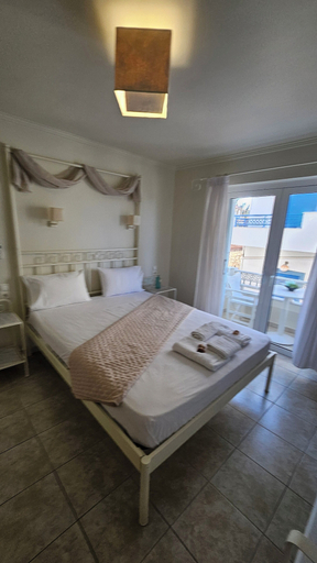 Room 5, Ammos Rooms, Peloponnese
