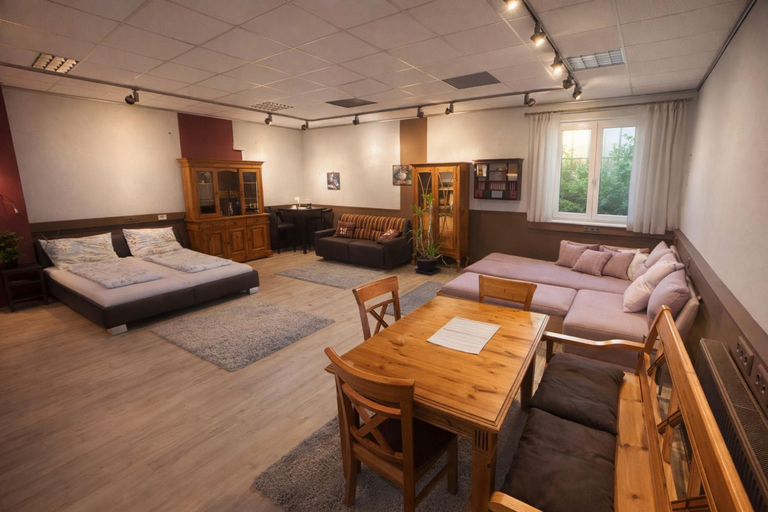 Bedroom 2, Nous Cafe & Restaurant, Melk