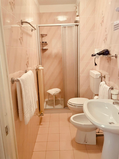 Bathroom 5, Albergo Casa Sperti, Belluno
