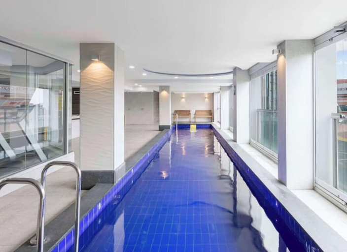 Pool, Cozy & Affordable in CBD - Free Wine, Adelaide