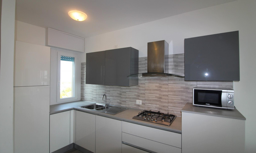 Kitchen 5, Modern apartment by the pool, Udine