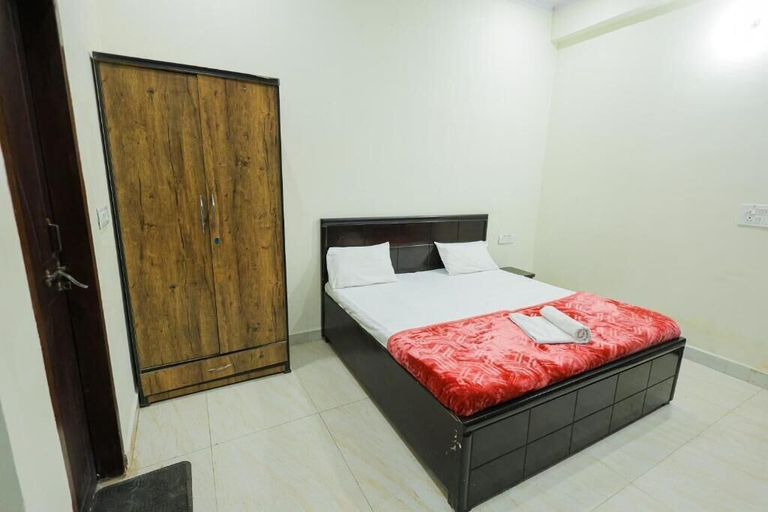 Room 3, Omji Ashram Vrindavan, Mathura