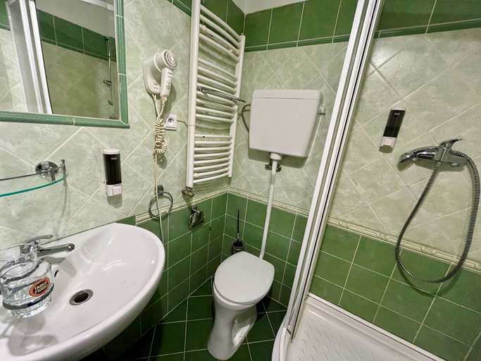 Bathroom 3, Hotel Haná, Cheb