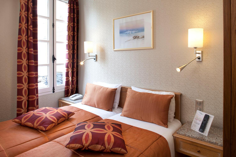 Bedroom 2, Hotel la Croix Blanche, Manche