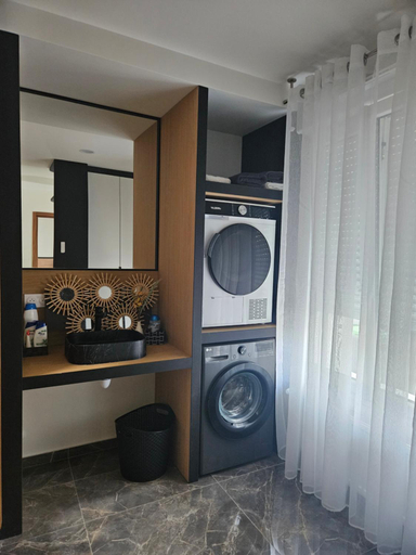 Bathroom, Paray - L'aeroport Orly - Parking, Essonne