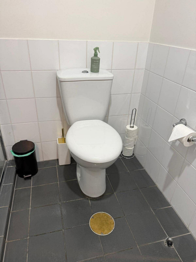 Bathroom 5, Cozy & Affordable in CBD - Free Wine, Adelaide
