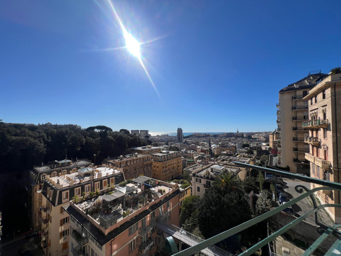 5, Hostello Genovese, Genova