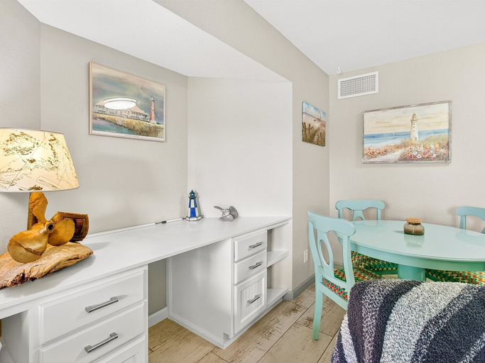 Dining 4, Lighthouse Landing At Kontiki Kc111 1 Bedroom Condo, Aransas