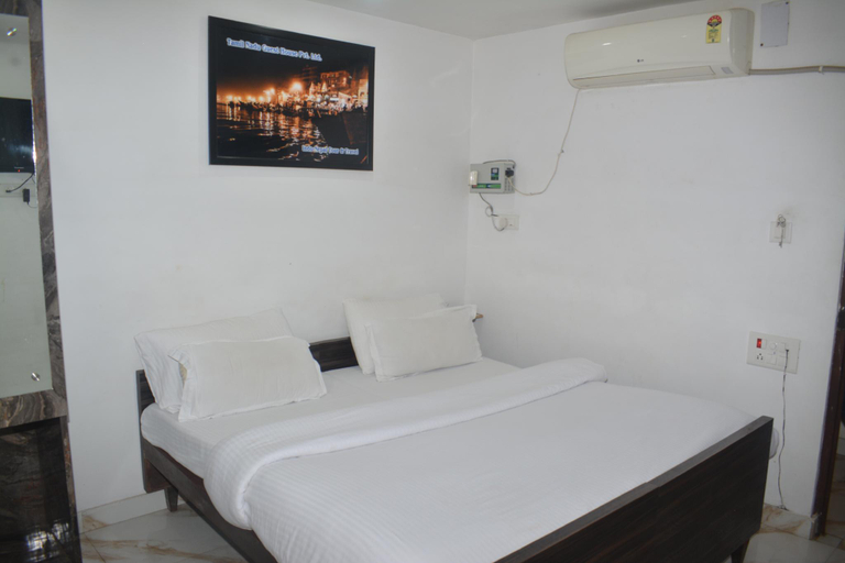 Others 2, Hotel Tamilnadu Kashi, Chandauli