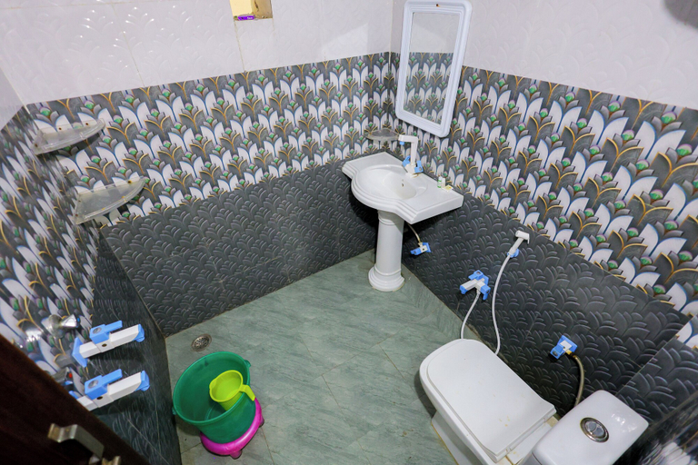 Bathroom 4, Omji Ashram Vrindavan, Mathura
