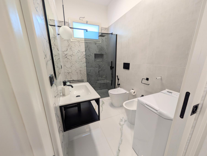 Bathroom 2, Salentin Home, Taranto