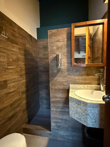 Bathroom 2, Hotel las Orquideas, Valle de Bravo