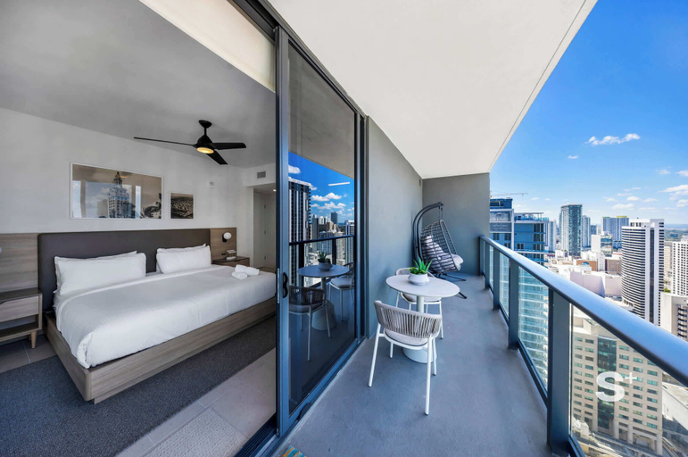 Terrace/patio 5, 2-BD Condo in DTW Miami - City Views, Miami-Dade