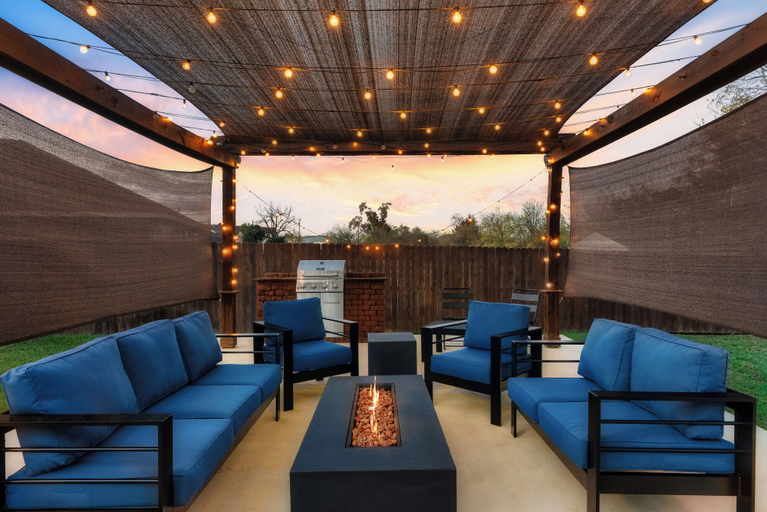Terrace/patio 5, Geyser Ave, Travis
