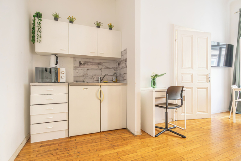 Private kitchen 5, Lovely 2BR Near Belvedere Palace, Wien