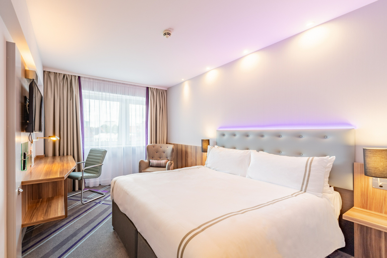 Bedroom 5, Premier Inn Hamburg City Alster, Hamburg