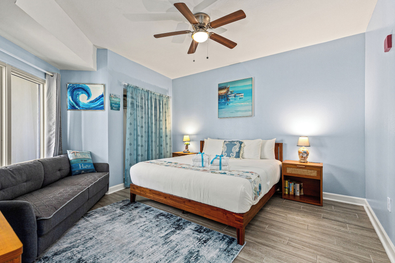 Bedroom 2, Looking for a Shore Thing? Here it is! 2BR 2.5ba Sleeps 8! Beachfront!, Bay