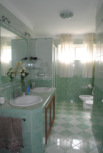 Bathroom 5, White Beach BeB, Syracuse