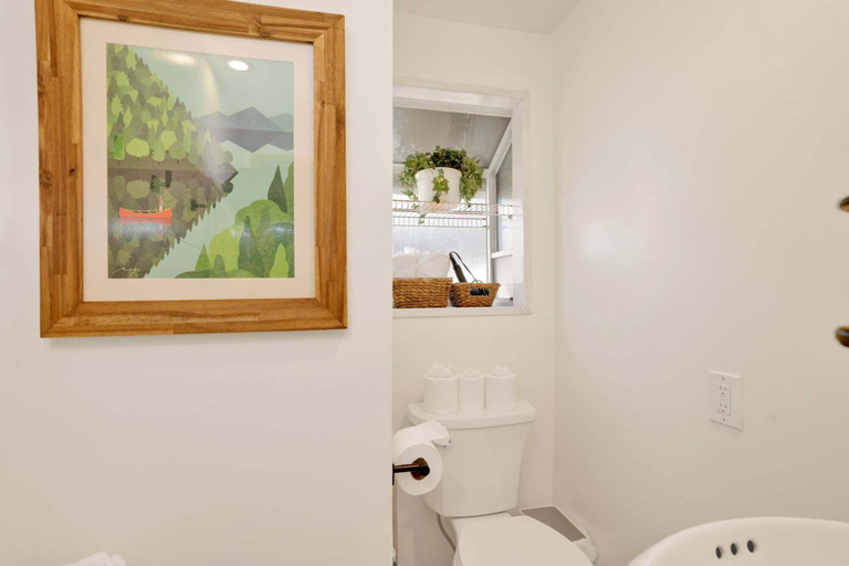 Bathroom 4, Green Canoe Cabin #2293, San Bernardino